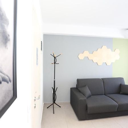 Downtown Seaside Suites เทสซาโลนิกิ ภายนอก รูปภาพ