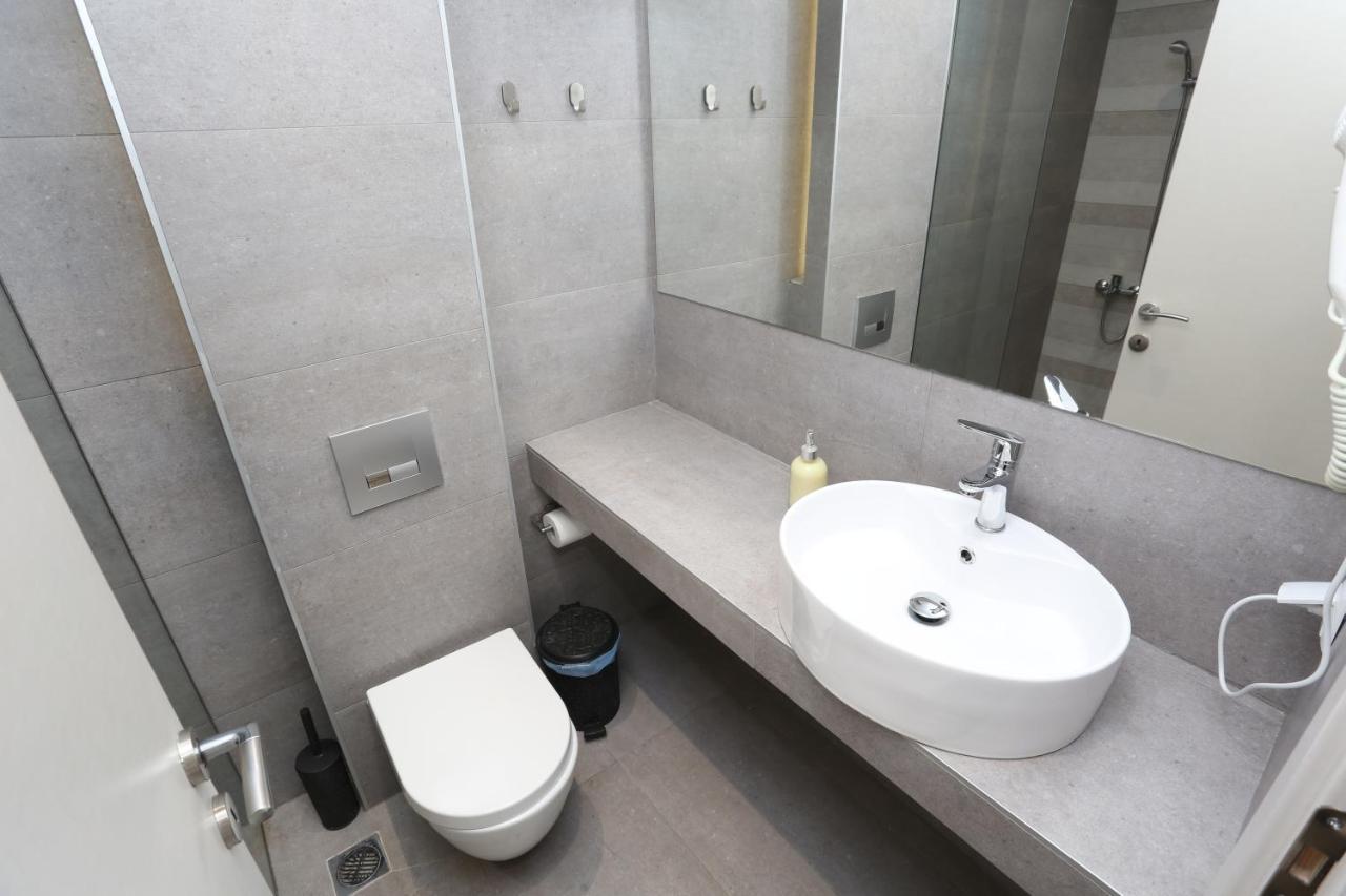 Downtown Seaside Suites เทสซาโลนิกิ ภายนอก รูปภาพ