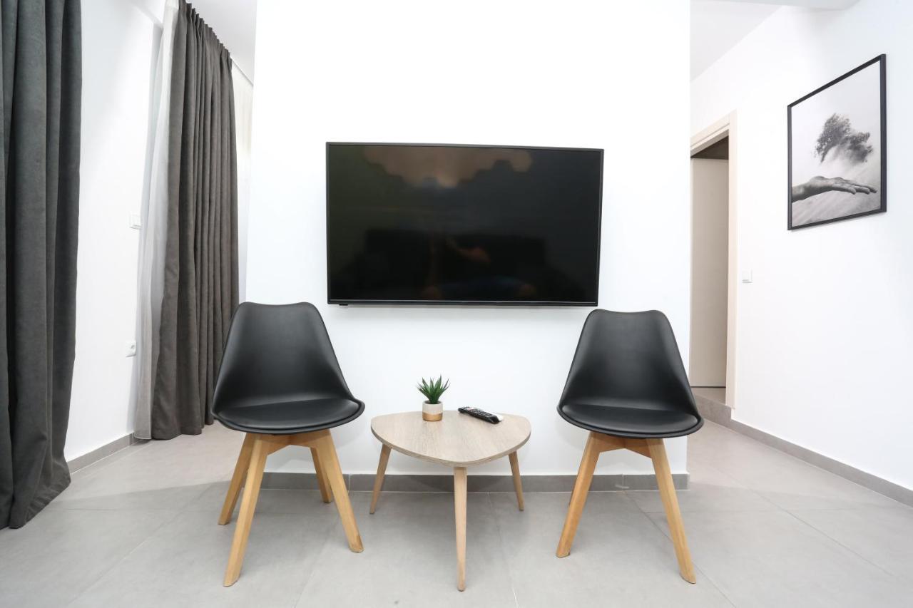 Downtown Seaside Suites เทสซาโลนิกิ ภายนอก รูปภาพ